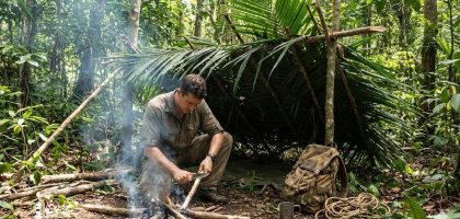 seni bertahan hidup di tengah hutan